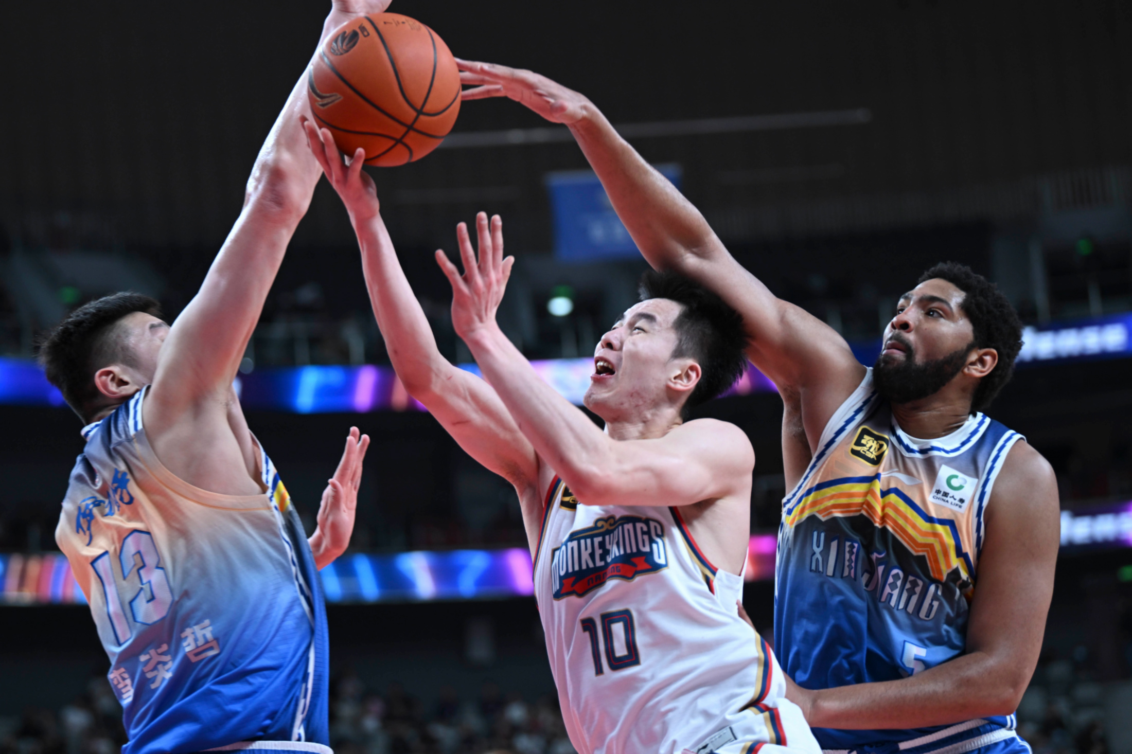 关键时刻体能课后；亚特兰大篮板制胜备战意甲；震撼外界；更衣室氛围转暖的简单介绍